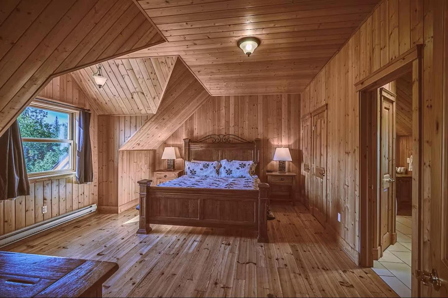 Executive Plus 44 - Majestic Log Chalet With Hot Tub Sauna Heated Pool And Close To Activities Mille-Isles Dış mekan fotoğraf